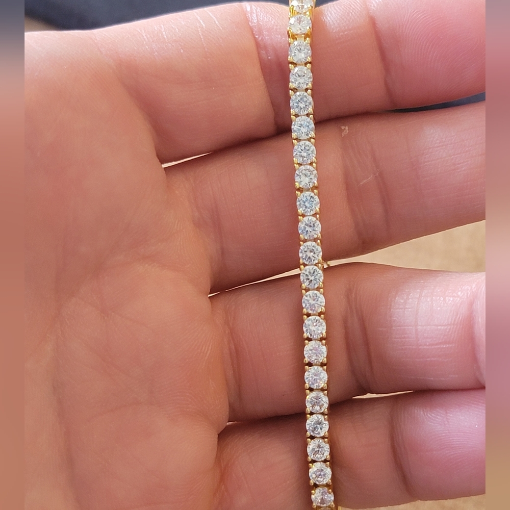 Tennis bracelet